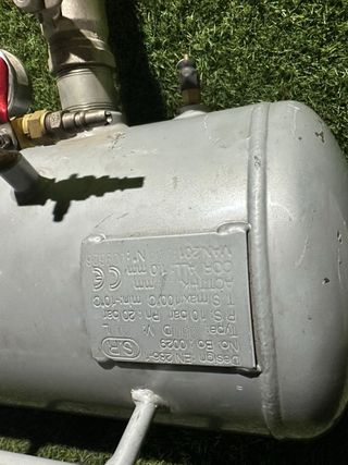 Talonadora Neumática Ruedas 20L