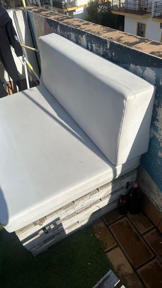 Sofá Palé a Medida con Cojines