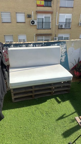 Sofá Palé a Medida con Cojines