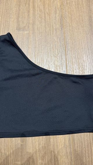 Top Asimétrico Negro