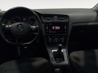 Volkswagen Golf Advance