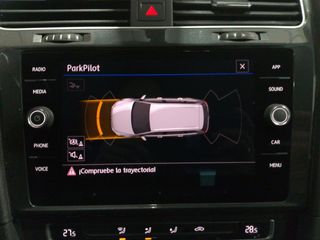 Volkswagen Golf Advance