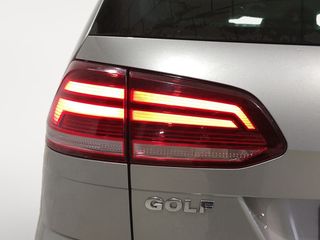 Volkswagen Golf Advance