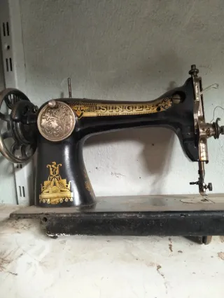 Máquina de coser antigua Singer