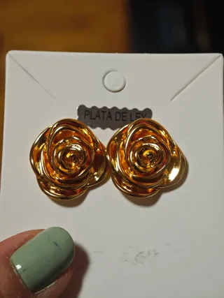 Pendientes con forma de rosa