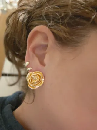 Pendientes con forma de rosa