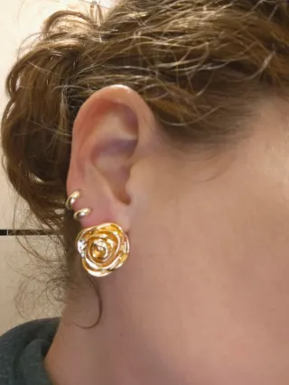 Pendientes con forma de rosa