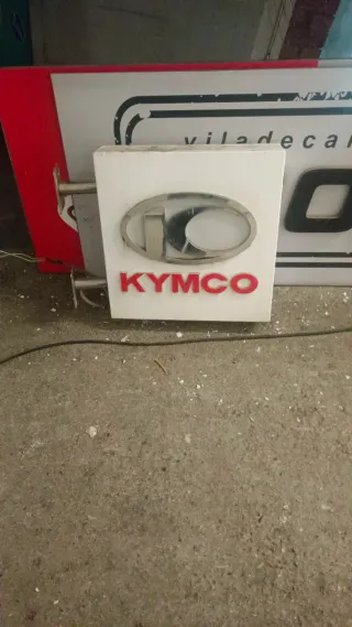 Banderola Luminosa Kymco