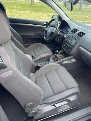 Volkswagen Golf 2005