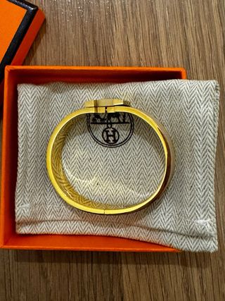 Pulsera  H Beige y Dorada T16