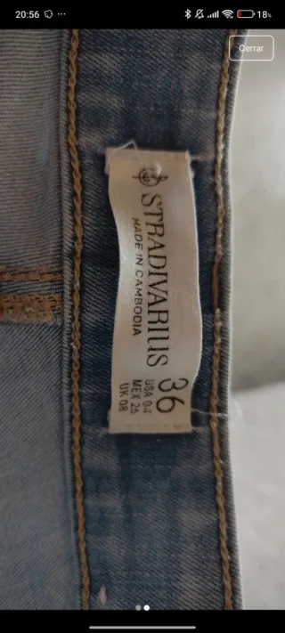 Pantalón vaquero Stradivarius azul claro