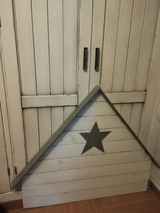 Cabecero de cama de madera estilo rústico