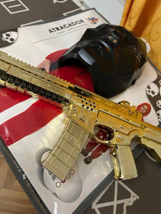 Disfraz atracador niño rojo