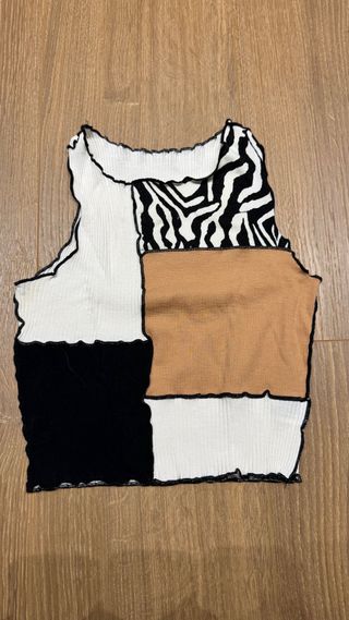 Top moderno patchwork cebra y negro