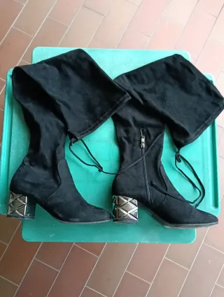 Stivali donna neri tacco geometrico