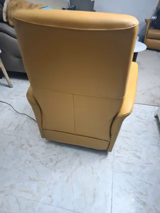 Butaca relax piel color mostaza