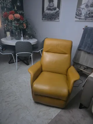 Butaca relax piel color mostaza