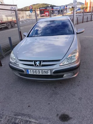 Peugeot 607 2002