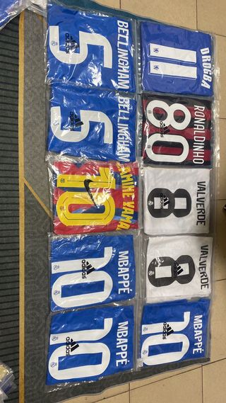 Camisetas de fútbol retro y actuales