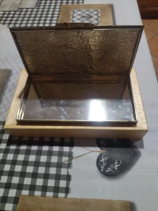 Portasigarette metallo decorato