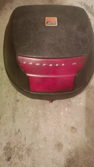 Baúl moto con soporte