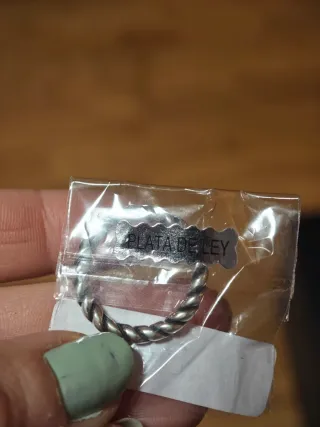 Anillo plateado trenzado