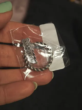 Anillo plateado trenzado