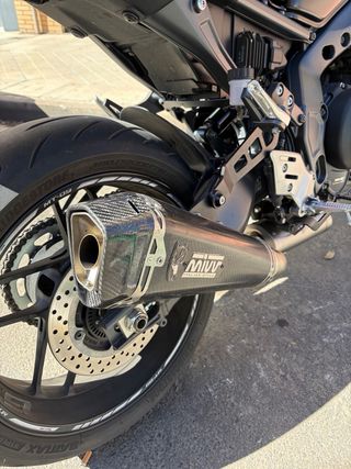 Línea completa Mivv Delta Race Homologada MT09