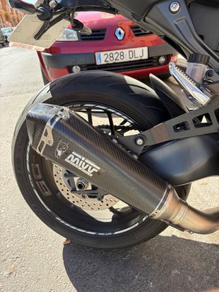 Línea completa Mivv Delta Race Homologada MT09