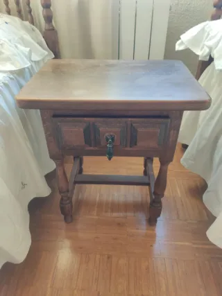 Mesita Castellana Madera