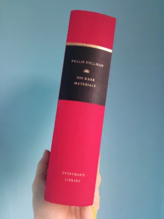 HIS DARK MATERIALS TRILOGY Philip Pullman brujula