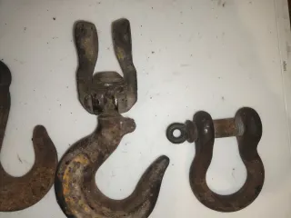 Ganchos y grillete antiguos