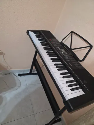 Piano JK80 en perfecto estado