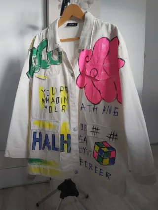 Cazadora vaquera blanca customizada