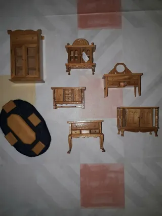 Set soggiorno di legno in miniatura