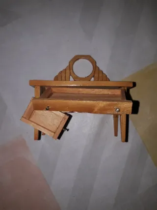 Set soggiorno di legno in miniatura