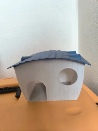 Casa Hamster Azul y Blanca