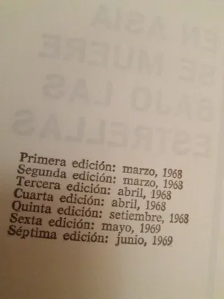 Libro en Asia se muere bajo las estrellas