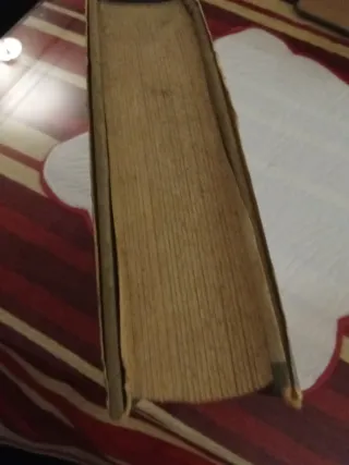 Libro en Asia se muere bajo las estrellas