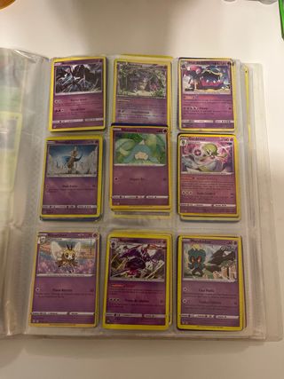 Álbum de cartas Pokémon con +280 cartas