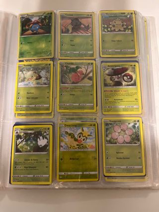 Álbum de cartas Pokémon con +280 cartas