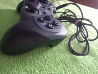 Logitech Rumblepad 2 - Comando