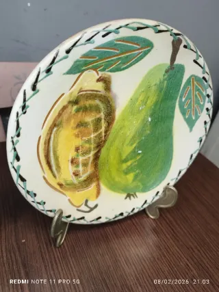 2 ANTIGUOS PLATOS CERAMICA DECORATIVOS