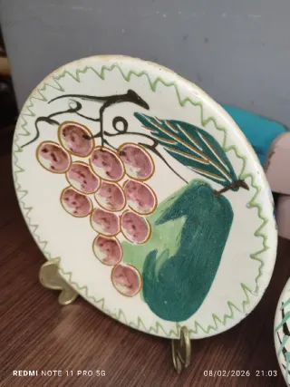 2 ANTIGUOS PLATOS CERAMICA DECORATIVOS