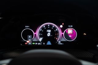 VOLKSWAGEN GOLF 8 R PERFORMANCE