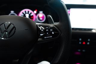 VOLKSWAGEN GOLF 8 R PERFORMANCE