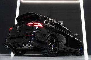 VOLKSWAGEN GOLF 8 R PERFORMANCE