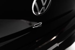 VOLKSWAGEN GOLF 8 R PERFORMANCE