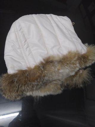 Gorro chaqueta blanco con pelo