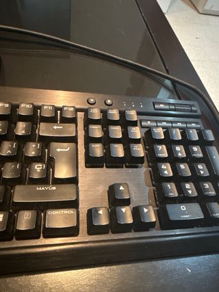 Teclado Corsair K70 LUX RGB